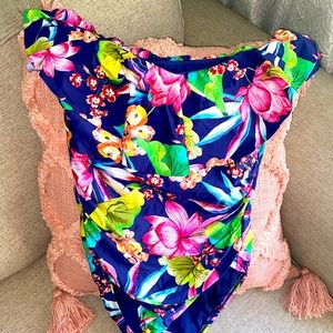 la Blanca  one peice off the shoulder swim suit